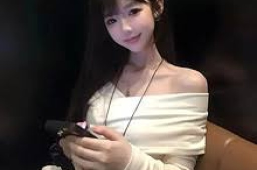 千万粉丝网红何秋亊抄袭明星？内幕曝光网友炸锅了！